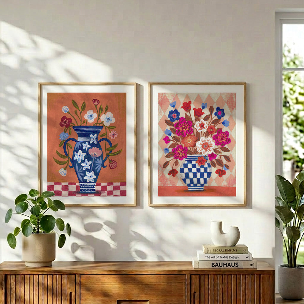 Florale Vasen Kunstdruck 2er Set | Farbenfrohe botanische Stillleben Wandkunst | 10% Rabatt an der Kasse!